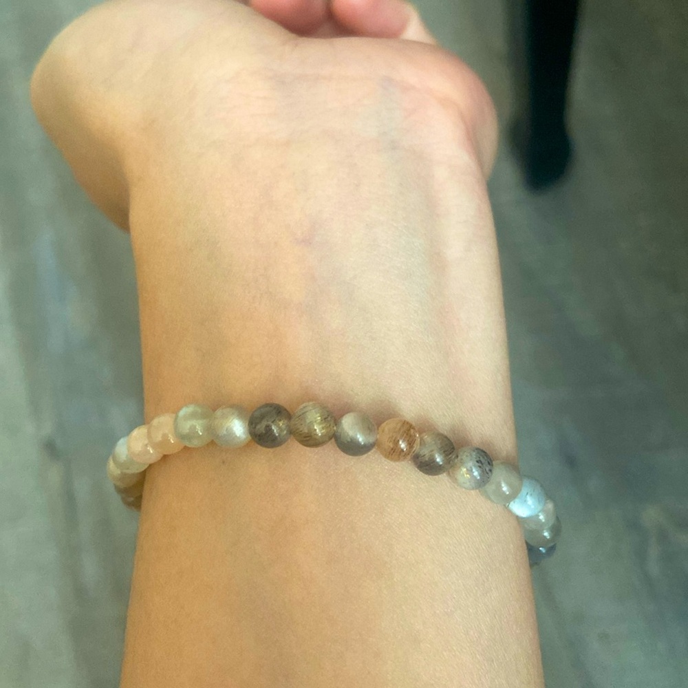 Natural moonstone